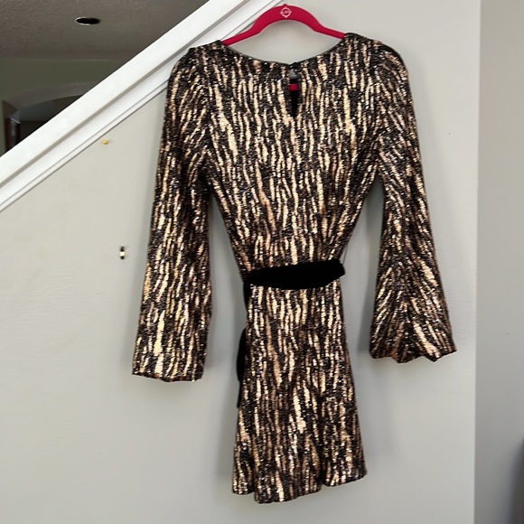 Betsy & Adam Sequin Trapeze Long Sleeve Velvet Self-Tie Belt A-Line Dress - Picture 7 of 12